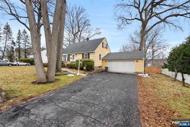 206 10th Street, Cresskill, NJ 07626