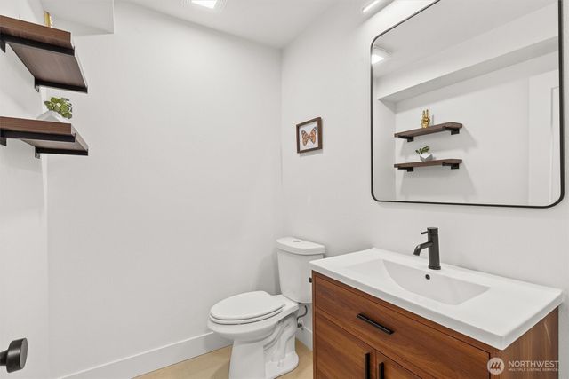 12562 17th Avenue NE, Seattle, WA 98125