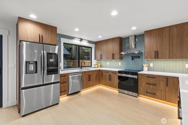 12562 17th Avenue NE, Seattle, WA 98125