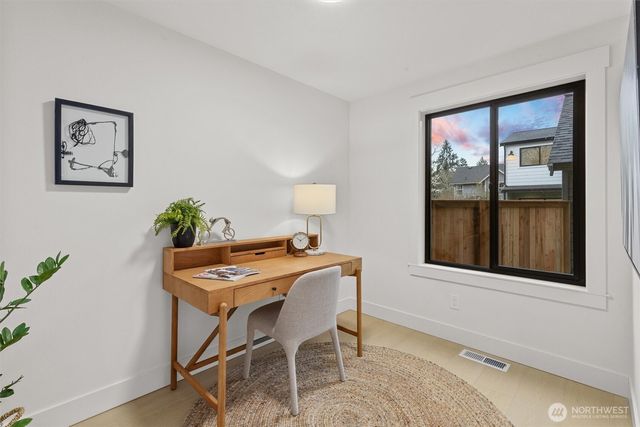 12562 17th Avenue NE, Seattle, WA 98125