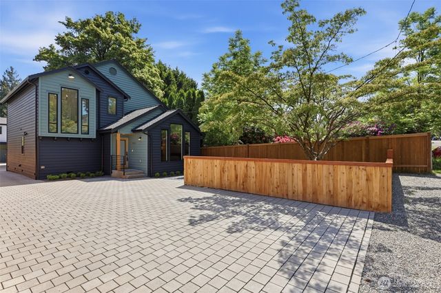 12562 17th Avenue NE, Seattle, WA 98125