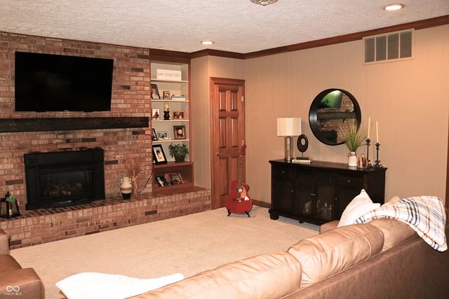 1 Locust Hill, Crawfordsville, IN 47933