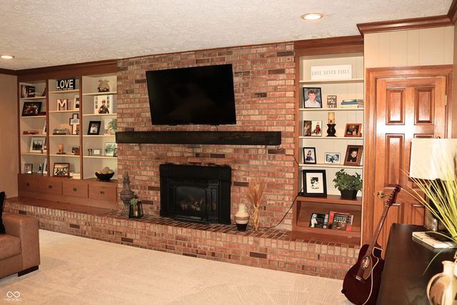 1 Locust Hill, Crawfordsville, IN 47933