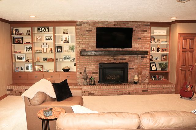 1 Locust Hill, Crawfordsville, IN 47933