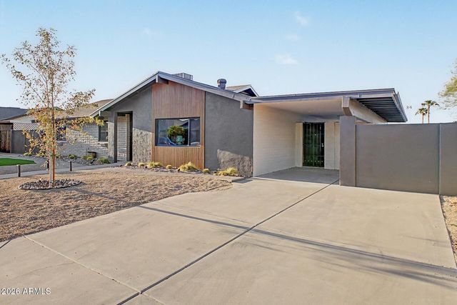 2808 E LUPINE Avenue, Phoenix, AZ 85028