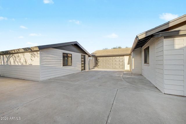 2808 E LUPINE Avenue, Phoenix, AZ 85028