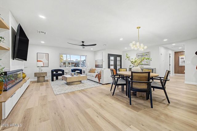 2808 E LUPINE Avenue, Phoenix, AZ 85028