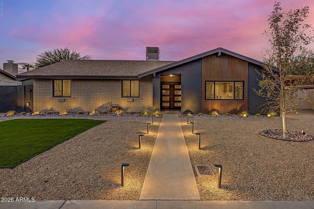 2808 E LUPINE Avenue, Phoenix, AZ 85028