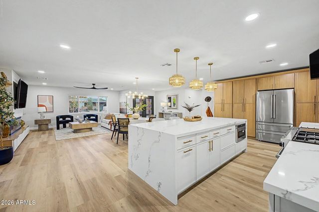 2808 E LUPINE Avenue, Phoenix, AZ 85028