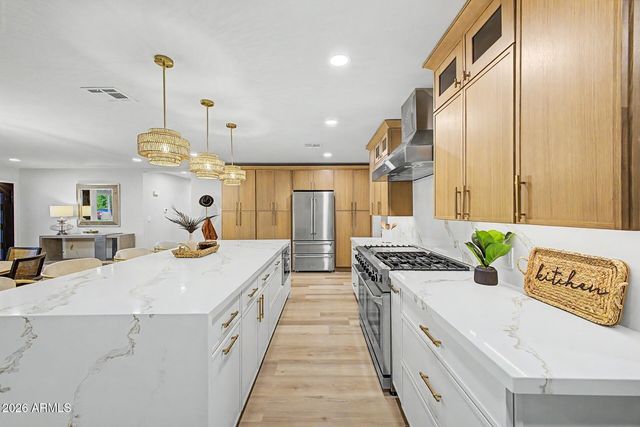 2808 E LUPINE Avenue, Phoenix, AZ 85028