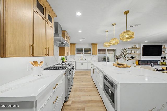 2808 E LUPINE Avenue, Phoenix, AZ 85028
