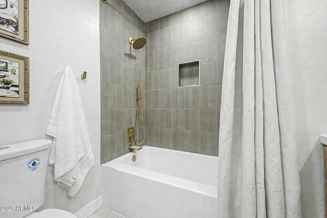 2808 E LUPINE Avenue, Phoenix, AZ 85028