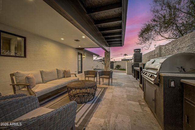 2808 E LUPINE Avenue, Phoenix, AZ 85028