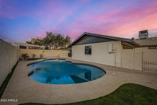 2808 E LUPINE Avenue, Phoenix, AZ 85028