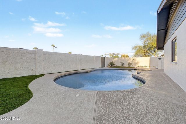 2808 E LUPINE Avenue, Phoenix, AZ 85028
