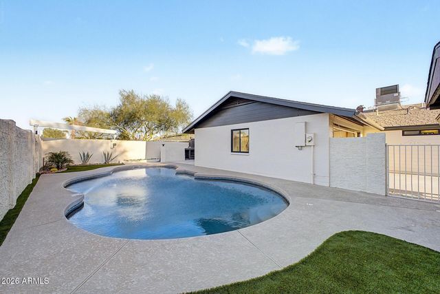 2808 E LUPINE Avenue, Phoenix, AZ 85028