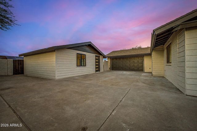 2808 E LUPINE Avenue, Phoenix, AZ 85028