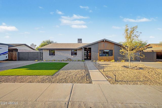 2808 E LUPINE Avenue, Phoenix, AZ 85028