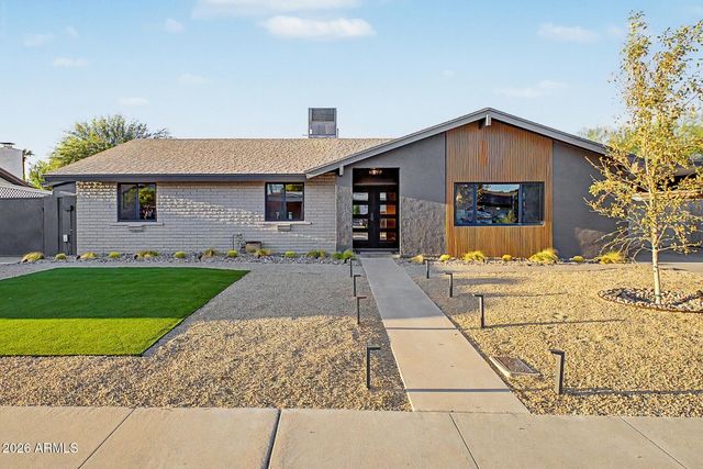 2808 E LUPINE Avenue, Phoenix, AZ 85028