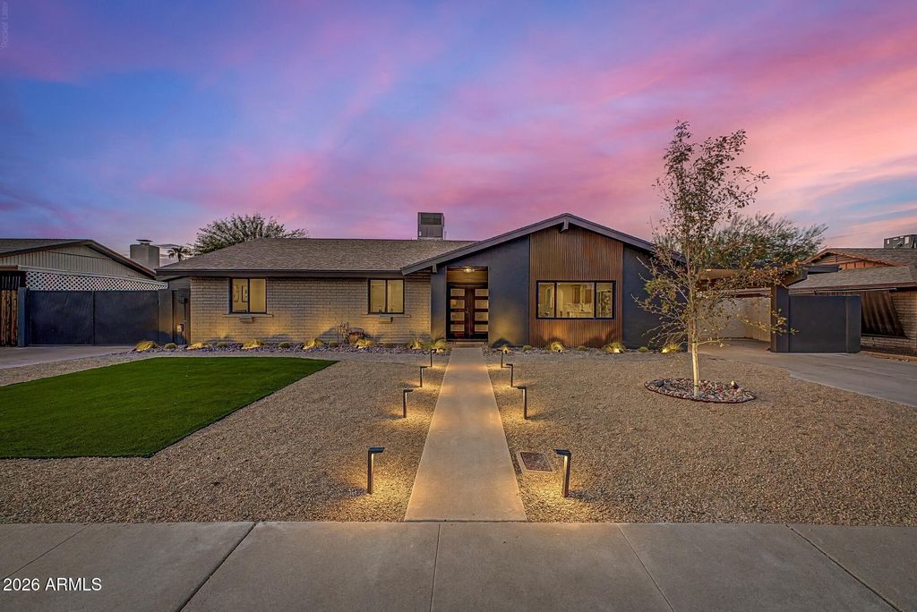 2808 E LUPINE Avenue, Phoenix, AZ 85028 — exterior