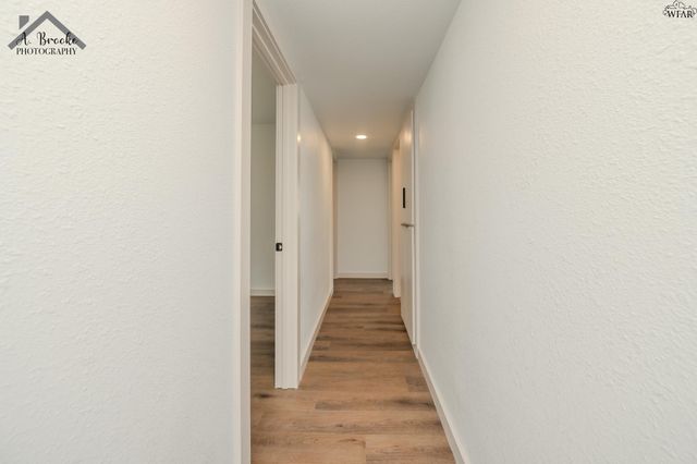 909 W CORNELIA AVENUE, Iowa Park, TX 76367