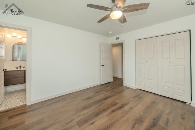 909 W CORNELIA AVENUE, Iowa Park, TX 76367