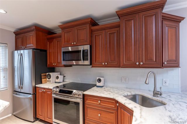 50 N Broadway 17, Nyack, NY 10960