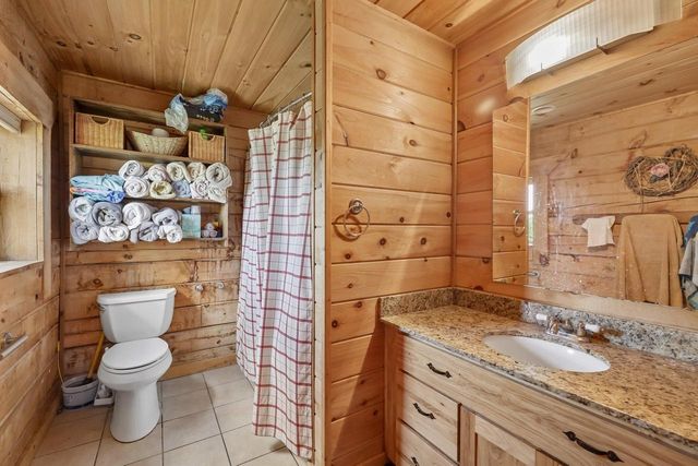 615 Lakeview Avenue, Merrimac, WI 53561