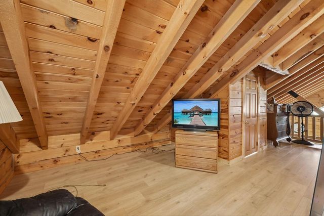 615 Lakeview Avenue, Merrimac, WI 53561