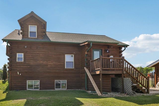 615 Lakeview Avenue, Merrimac, WI 53561