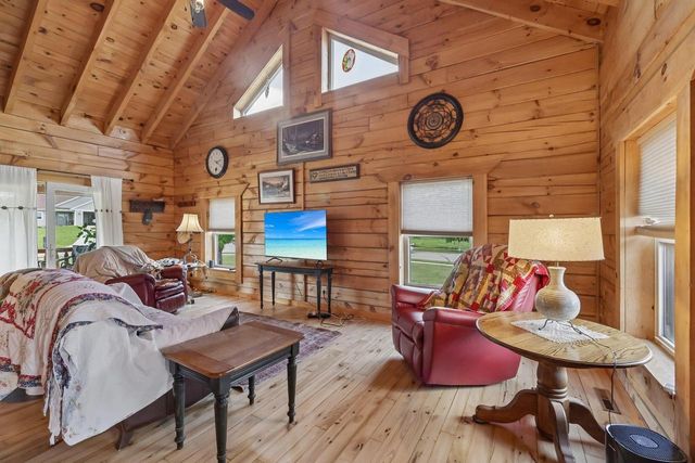 615 Lakeview Avenue, Merrimac, WI 53561