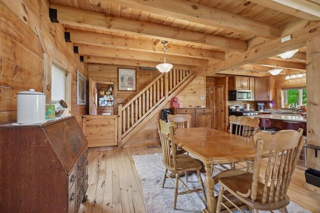 615 Lakeview Avenue, Merrimac, WI 53561