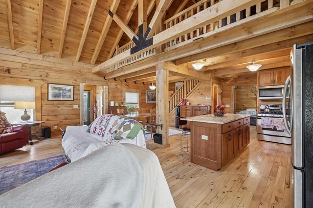 615 Lakeview Avenue, Merrimac, WI 53561