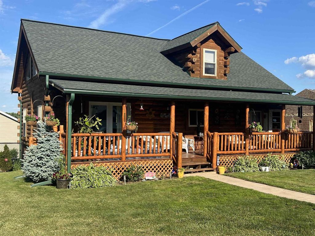 615 Lakeview Avenue, Merrimac, WI 53561
