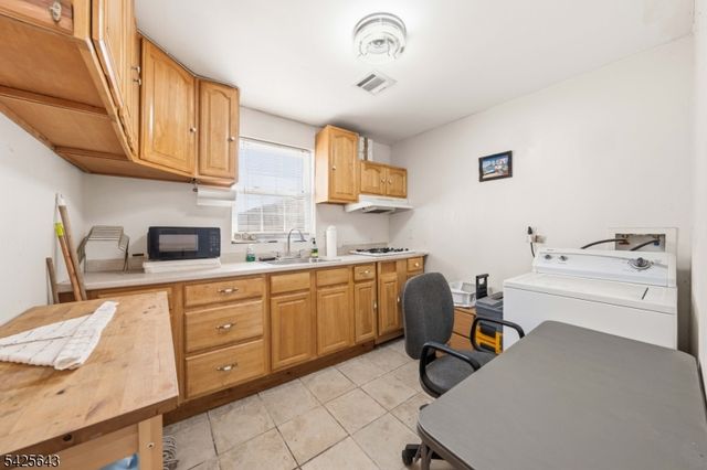 528 Spring St 3, Elizabeth City, NJ 07201