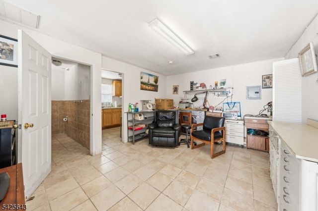528 Spring St 3, Elizabeth City, NJ 07201