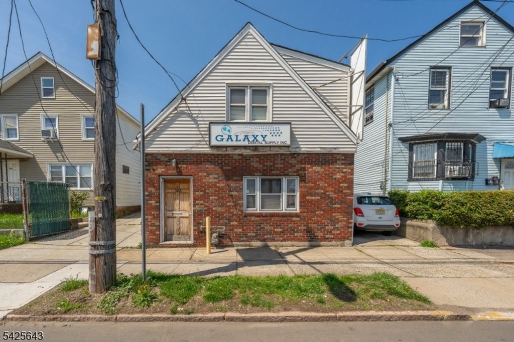 528 Spring St 3, Elizabeth City, NJ 07201