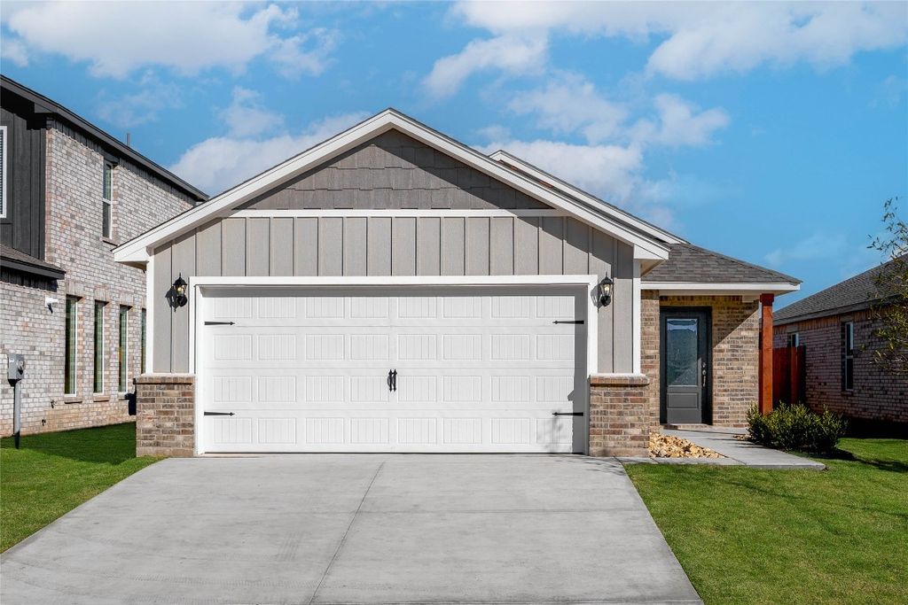 12728 Carrara Lane, Yukon, OK 73099