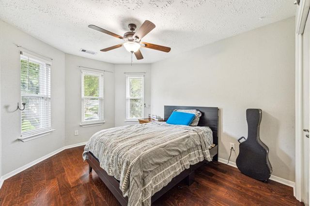 730 S Illinois Avenue, League City, TX 77573
