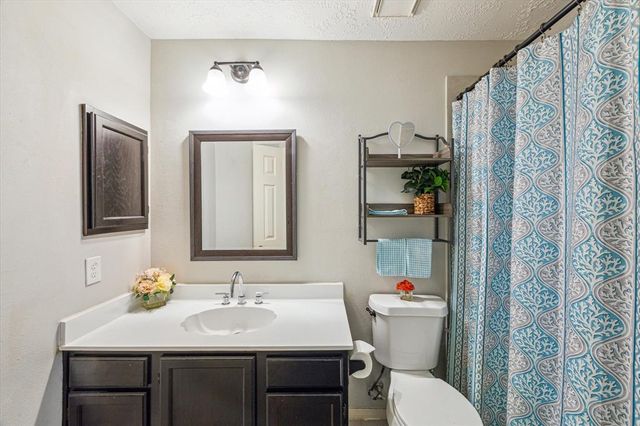 730 S Illinois Avenue, League City, TX 77573