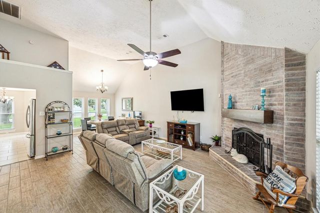 730 S Illinois Avenue, League City, TX 77573