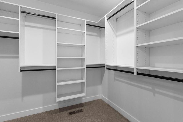 W5610 TONYS WAY, Appleton, WI 54915