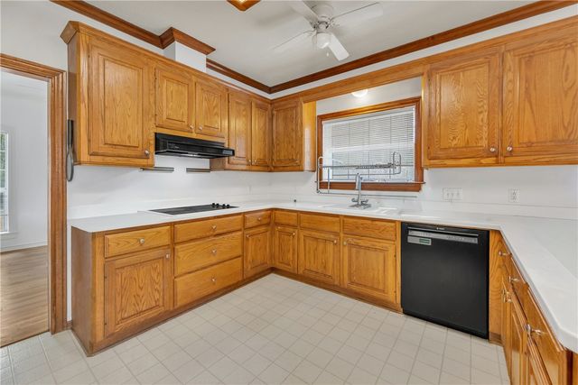 5560 Timberwood Drive, College Station, TX 77845