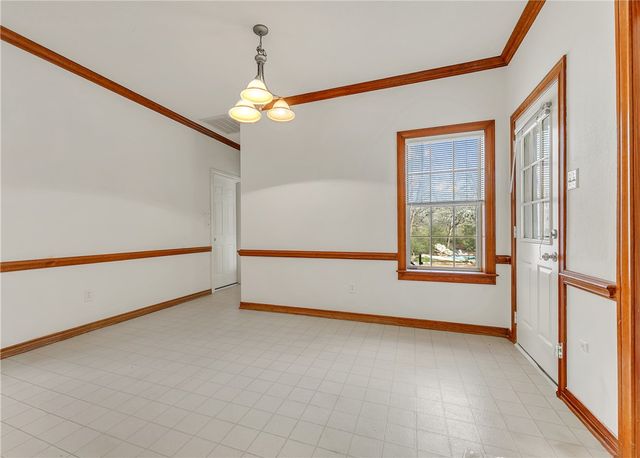 5560 Timberwood Drive, College Station, TX 77845