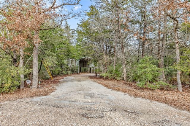 5560 Timberwood Drive, College Station, TX 77845