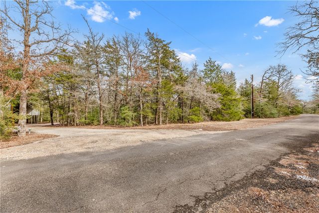 5560 Timberwood Drive, College Station, TX 77845