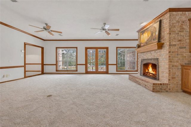 5560 Timberwood Drive, College Station, TX 77845