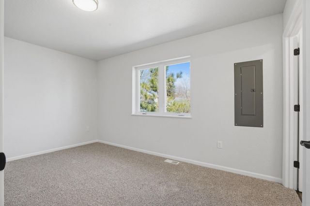 341 S Chestnut Avenue, New Hampton, IA 50659