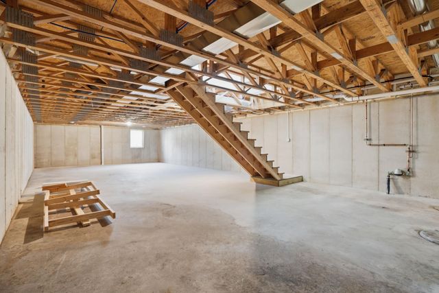 341 S Chestnut Avenue, New Hampton, IA 50659