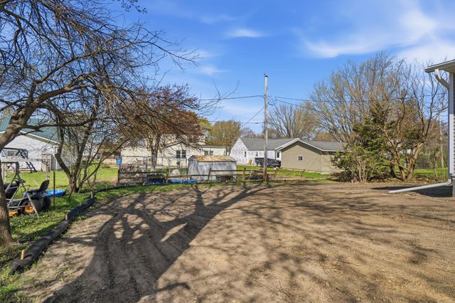 341 S Chestnut Avenue, New Hampton, IA 50659